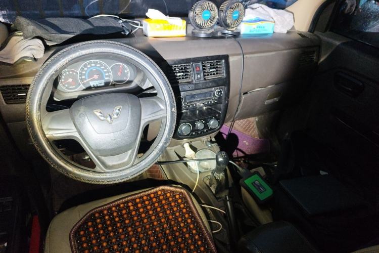 Used Wuling Hongguang 2015 1.5L S1 Standard China V-Emission Standards Center Console
