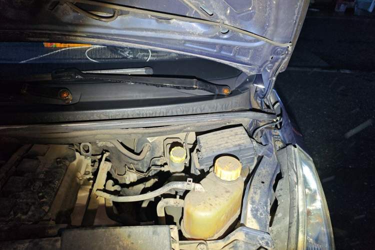 Used Wuling Hongguang 2015 1.5L S1 Standard China V-Emission Standards Engine Bay Left