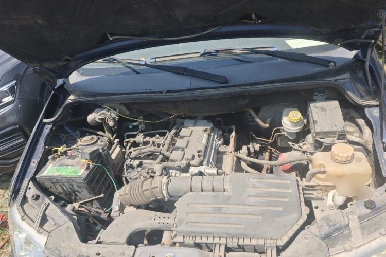 Used Wuling Hongguang 2015 1.5L S Basic Version China V Standard Engine Bay