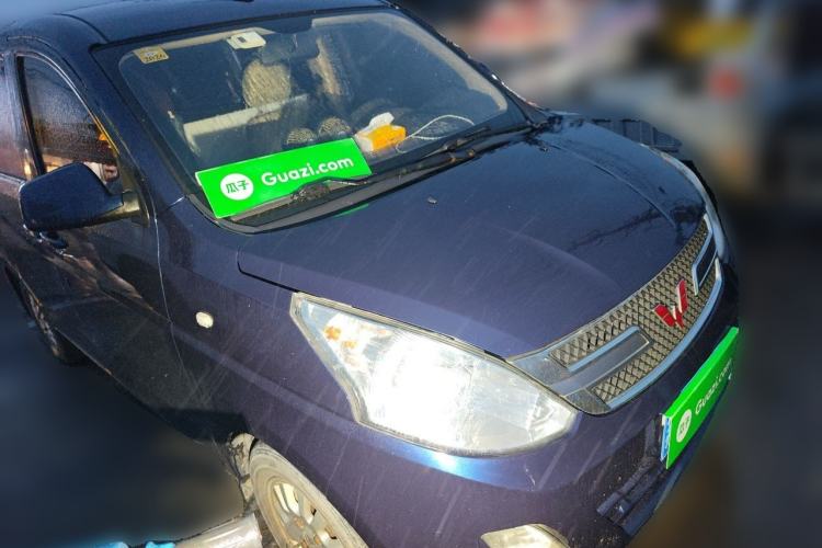 Used Wuling Hongguang 2015 1.5L S1 Standard China V-Emission Standards Front Right 45 Deg
