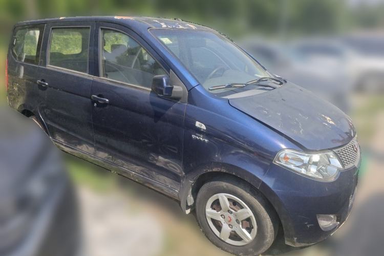 Used Wuling Hongguang 2015 1.5L S Basic Version China V Standard Front Right 45 Deg