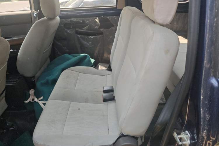 Used Wuling Hongguang 2015 1.5L S Basic Version China V Standard Left Rear Seat