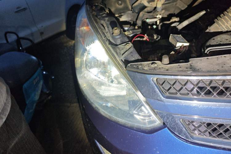 Used Wuling Hongguang 2015 1.5L S1 Standard China V-Emission Standards Right Front Headlight