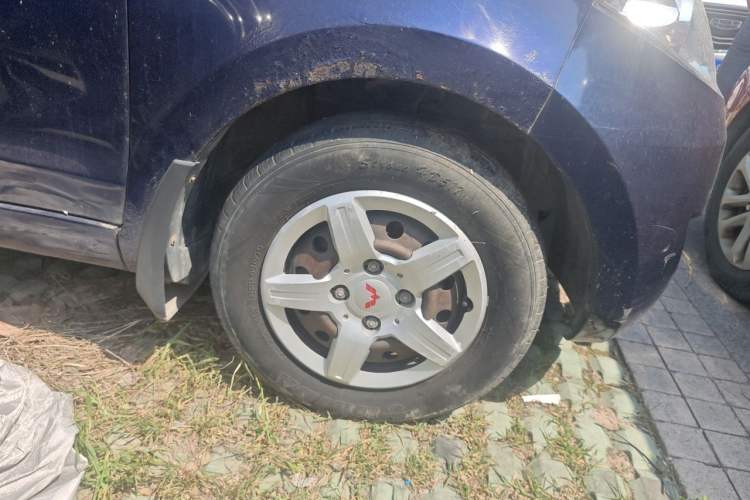 Used Wuling Hongguang 2015 1.5L S Basic Version China V Standard Right Front Wheel Hub