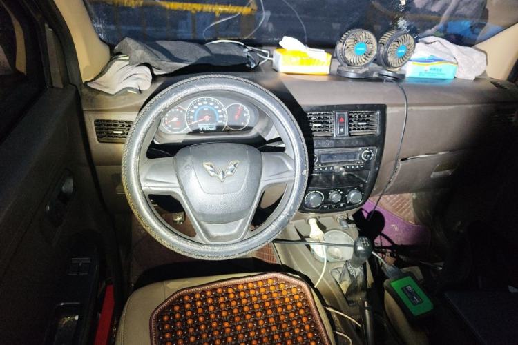 Used Wuling Hongguang 2015 1.5L S1 Standard China V-Emission Standards Steering Wheel