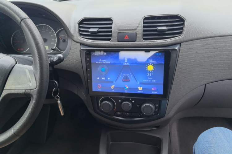 Used Wuling Hongguang 2015 1.5L S Base Model China IV Audio And AC Panel