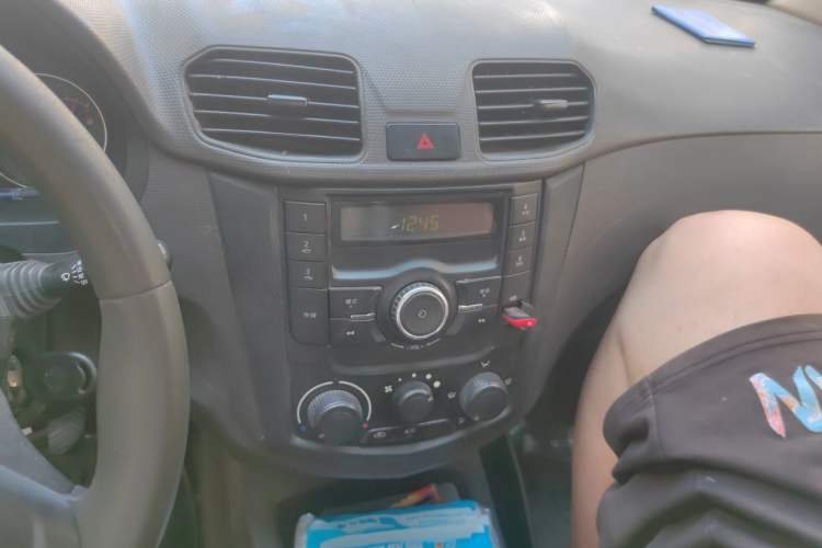 Used Wuling Hongguang 2015 1.5L S Base Model China IV Audio And AC Panel