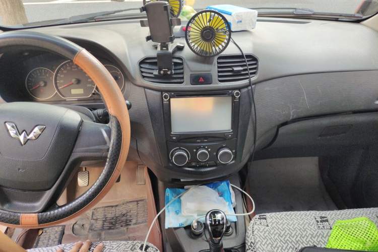 Used Wuling Hongguang 2015 1.5L S Base Model China IV Audio And AC Panel