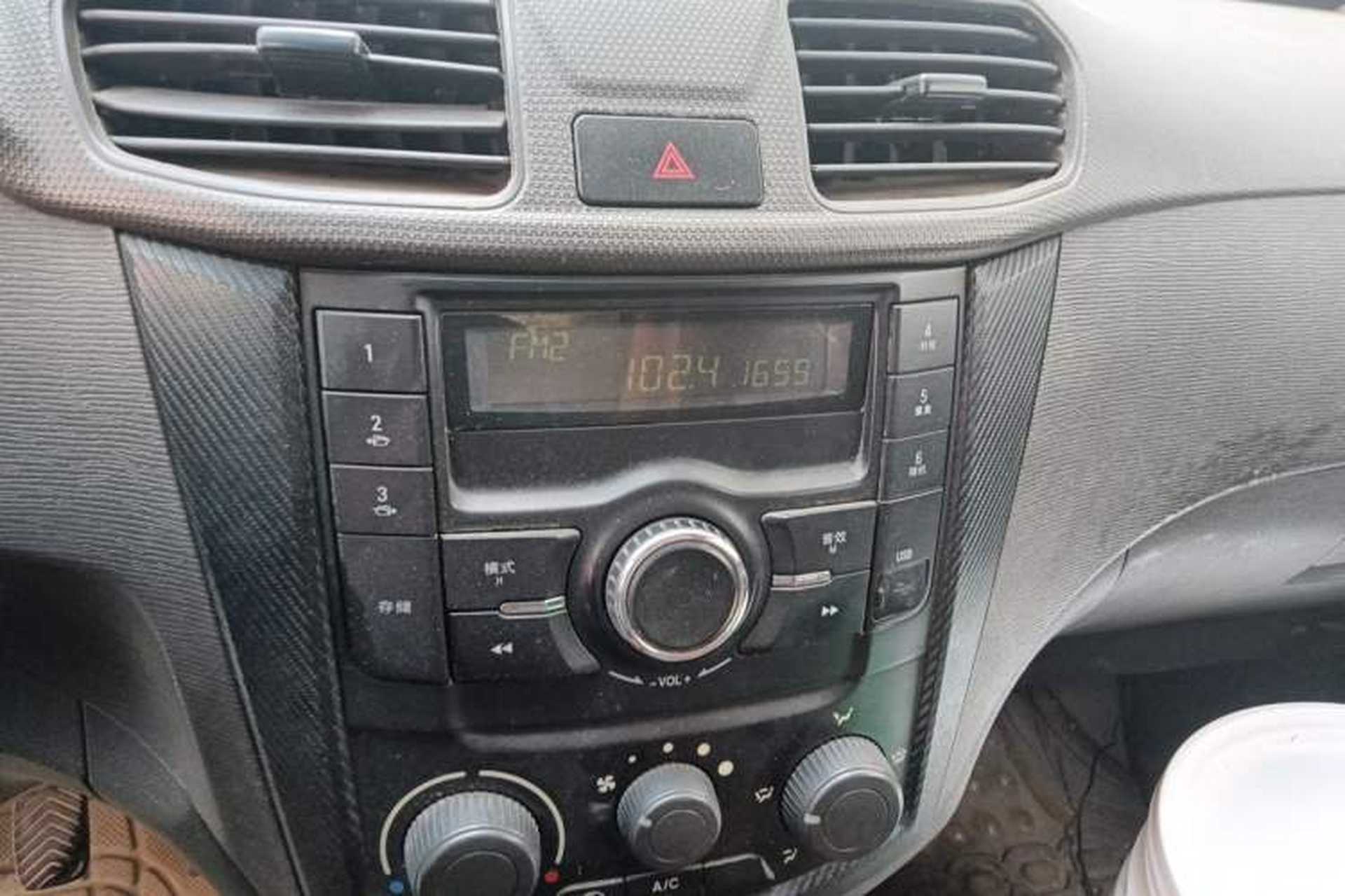 Used Wuling Hongguang 2015 1.5L S Basic Version China V Standard Audio And AC Panel