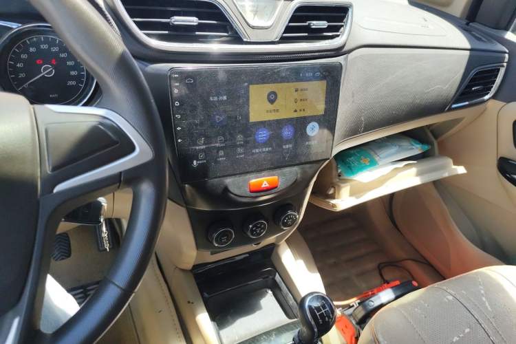 Used Wuling Hongguang 2015 1.5L S1 Comfort China V Standard Audio And AC Panel