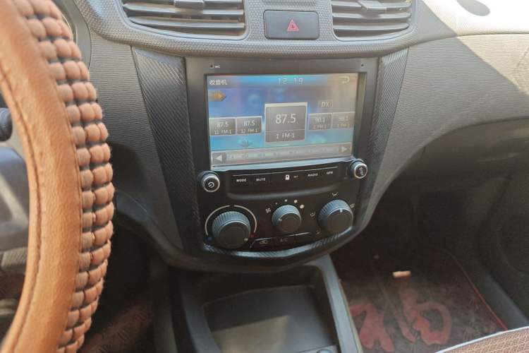 Used Wuling Hongguang 2015 1.5L S Base Model China IV Audio And AC Panel