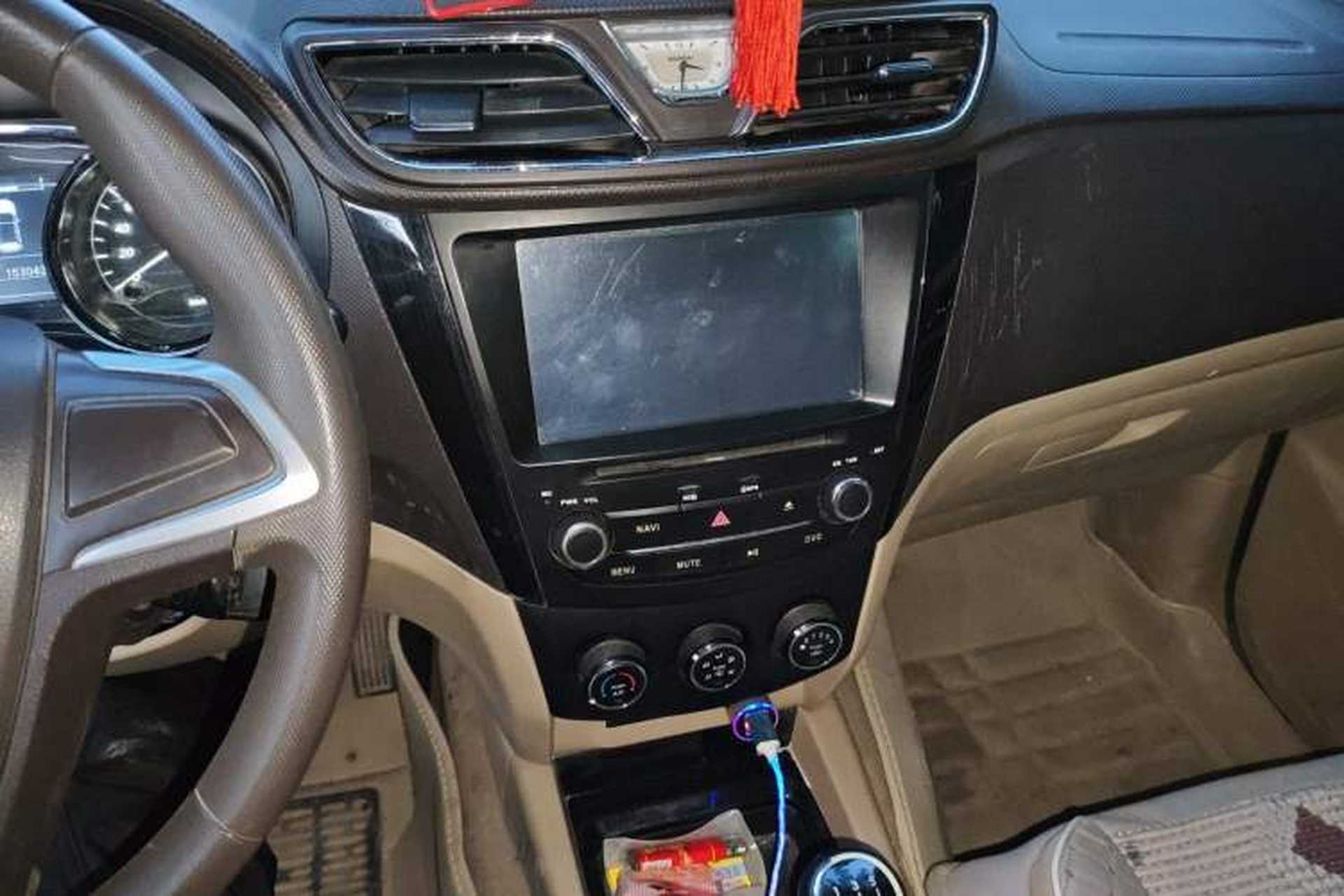 Used Wuling Hongguang 2015 1.5L S1 Comfort China V Standard Audio And AC Panel