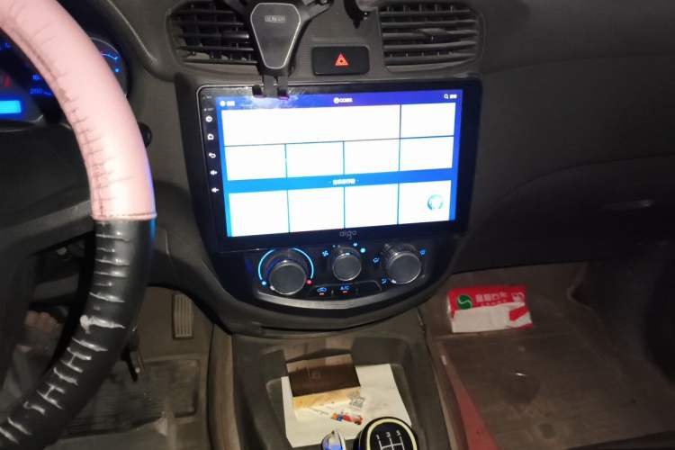 Used Wuling Hongguang 2015 1.5L S Basic Version China V Standard Audio And AC Panel