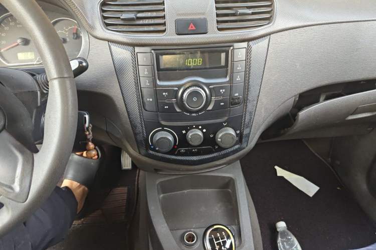 Used Wuling Hongguang 2015 1.2L S Base Model China V Standard Audio And AC Panel