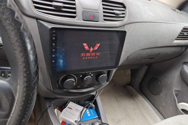 Used Wuling Hongguang 2015 1.5L S Basic Version China V Standard Audio And AC Panel