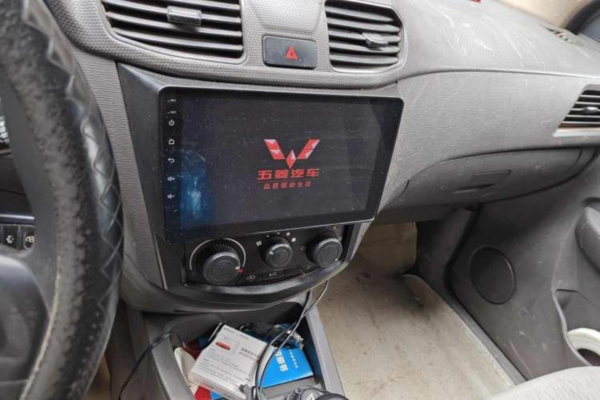 Used Wuling Hongguang 2015 1.5L S Basic Version China V Standard Audio And AC Panel