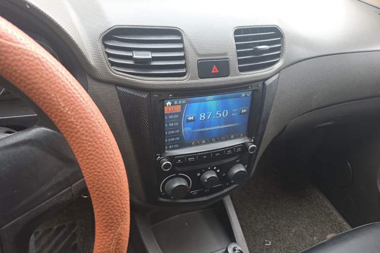 Used Wuling Hongguang 2015 1.5L S Basic Version China V Standard Audio And AC Panel