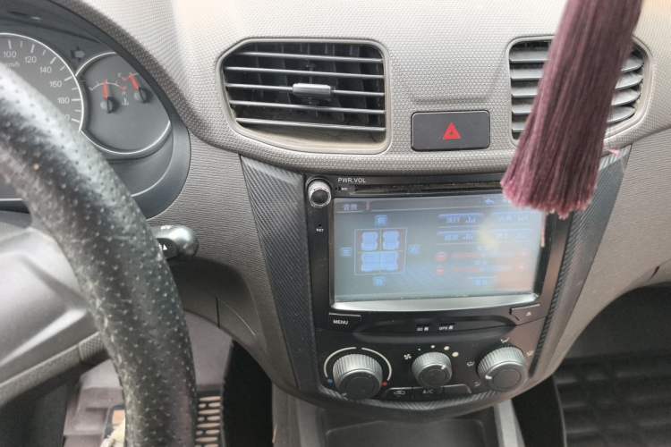 Used Wuling Hongguang 2015 1.5L S Base Model China IV Audio And AC Panel