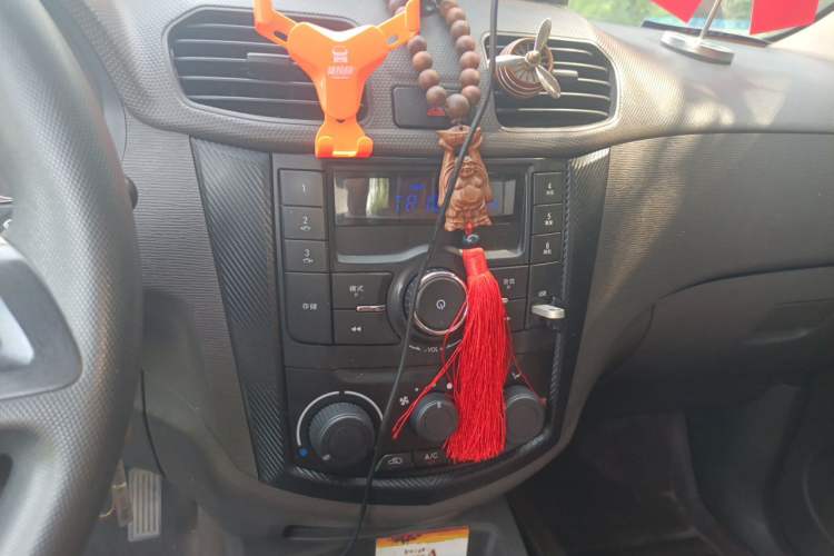 Used Wuling Hongguang 2015 1.5L S Basic Version China V Standard Audio And AC Panel