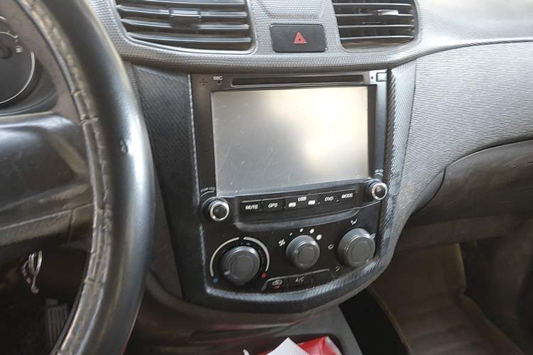 Used Wuling Hongguang 2015 1.2L S Base Model China V Standard Audio And AC Panel