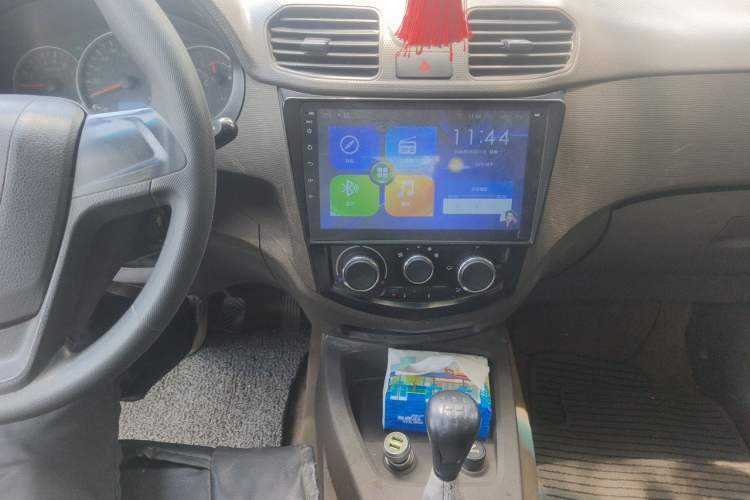 Used Wuling Hongguang 2015 1.5L S Basic Version China V Standard Audio And AC Panel
