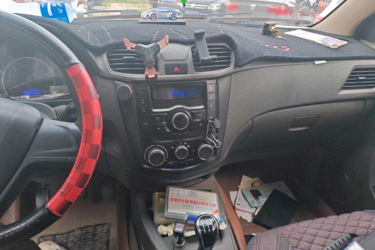Used Wuling Hongguang 2015 1.5L S Basic Version China V Standard Audio And AC Panel