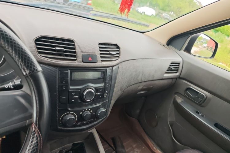 Used Wuling Hongguang 2015 1.2L S Base Model China V Standard Audio And AC Panel