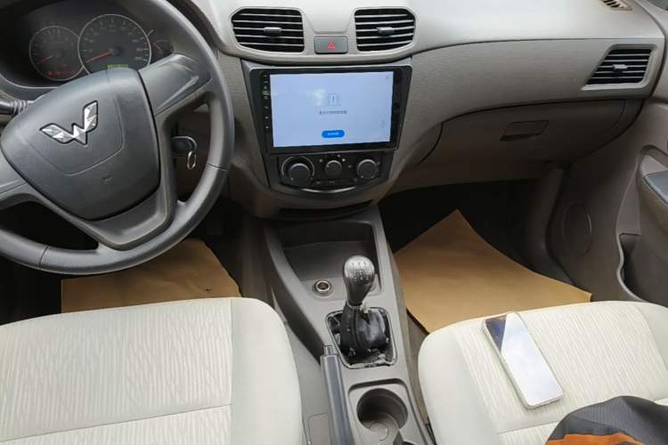 Used Wuling Hongguang 2015 1.2L S Base Model China V Standard Audio And AC Panel