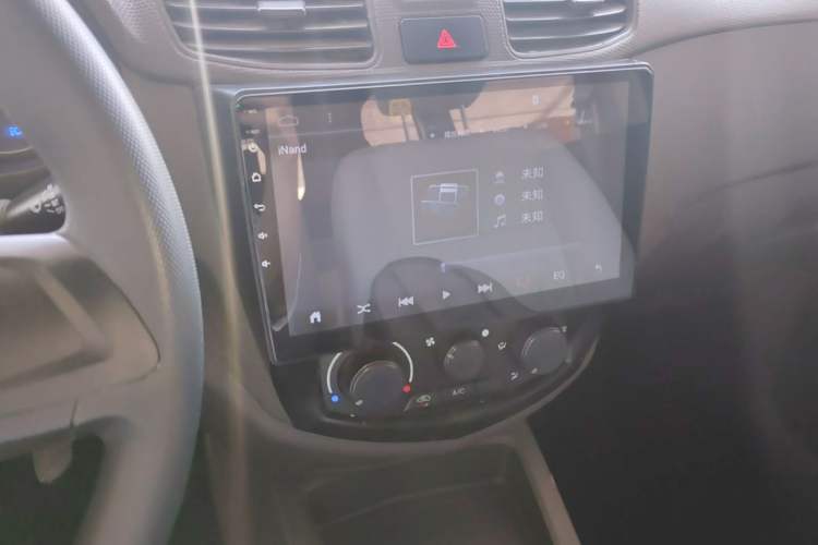 Used Wuling Hongguang 2015 1.5L S Basic Version China V Standard Audio And AC Panel