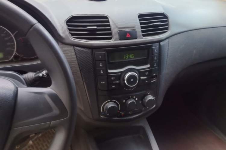 Used Wuling Hongguang 2015 1.2L S Base Model China V Standard Audio And AC Panel