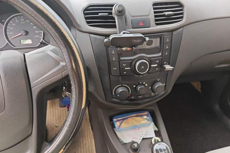 Used Wuling Hongguang 2015 1.2L S Base Model China V Standard Audio And AC Panel