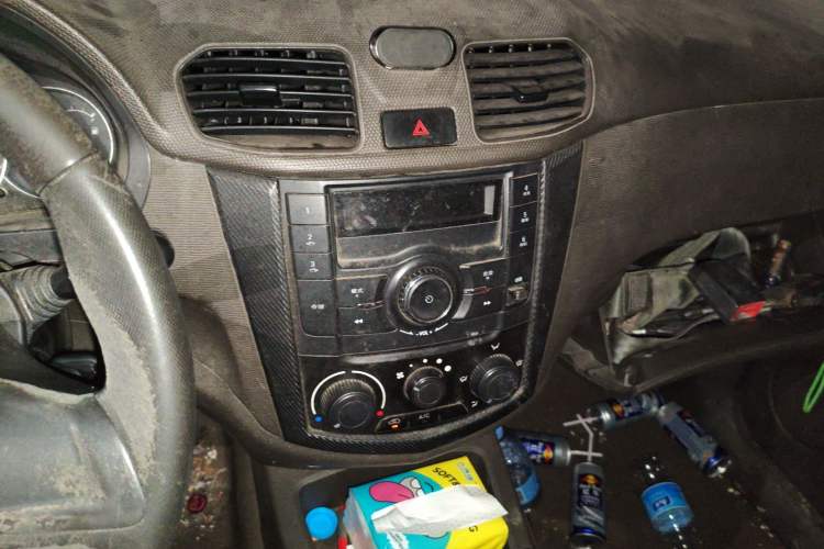 Used Wuling Hongguang 2015 1.2L S Base Model China V Standard Audio And AC Panel