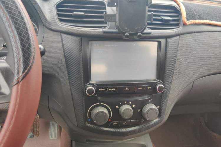 Used Wuling Hongguang 2015 1.5L S Basic Version China V Standard Audio And AC Panel