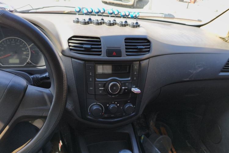 Used Wuling Hongguang 2015 1.5L S Basic Version China V Standard Audio And AC Panel