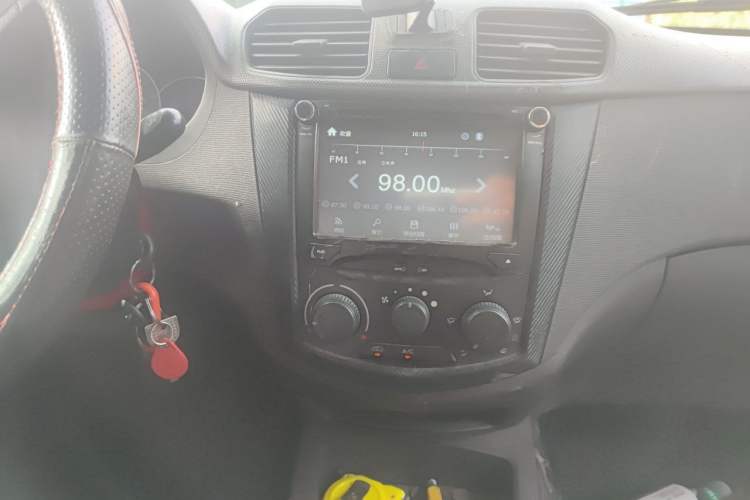 Used Wuling Hongguang 2015 1.5L S Basic Version China V Standard Audio And AC Panel