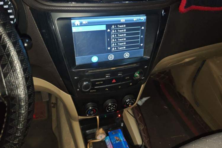Used Wuling Hongguang 2015 1.5L S1 Standard China V-Emission Standards Audio And AC Panel