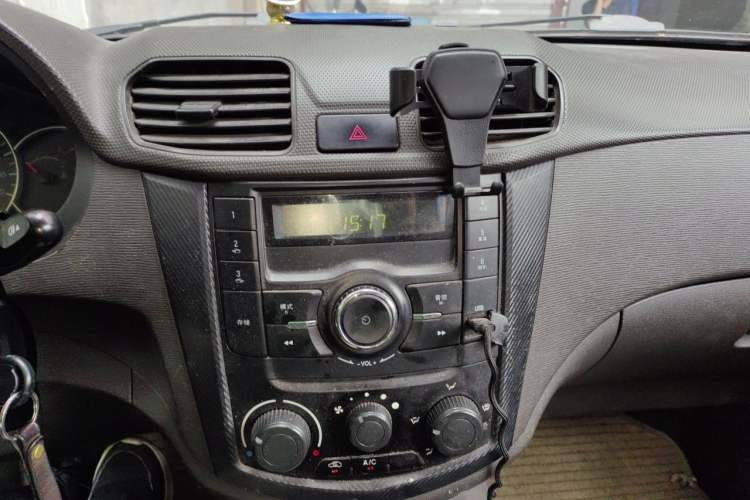 Used Wuling Hongguang 2015 1.2L S Base Model China IV Audio And AC Panel