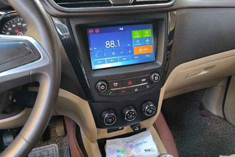 Used Wuling Hongguang 2015 1.5L S1 Luxury National Emission Standard V Audio And AC Panel