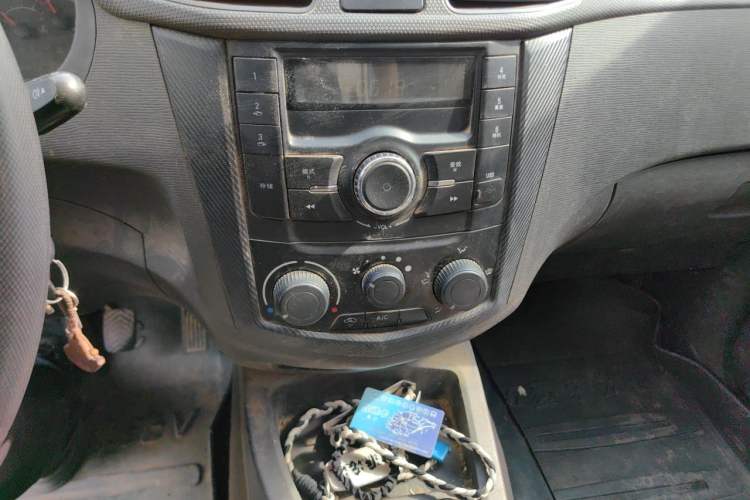 Used Wuling Hongguang 2015 1.2L S Base Model China V Standard Audio And AC Panel