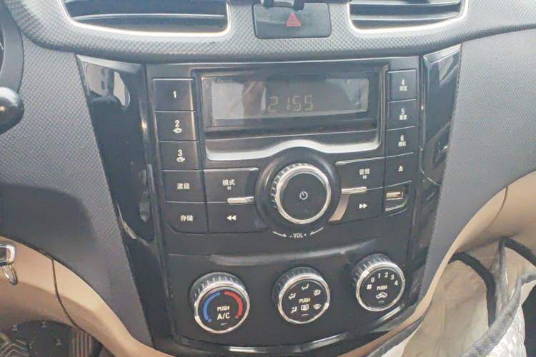 Used Wuling Hongguang 2015 1.2L S Base Model China V Standard Audio And AC Panel