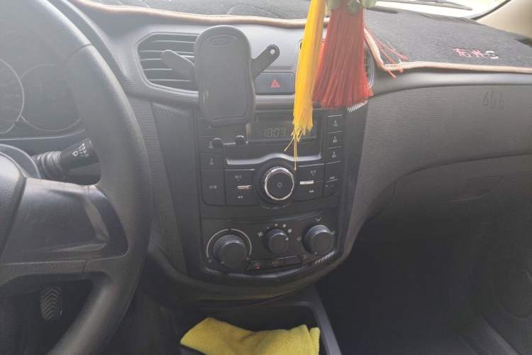 Used Wuling Hongguang 2015 1.2L S Base Model China V Standard Audio And AC Panel