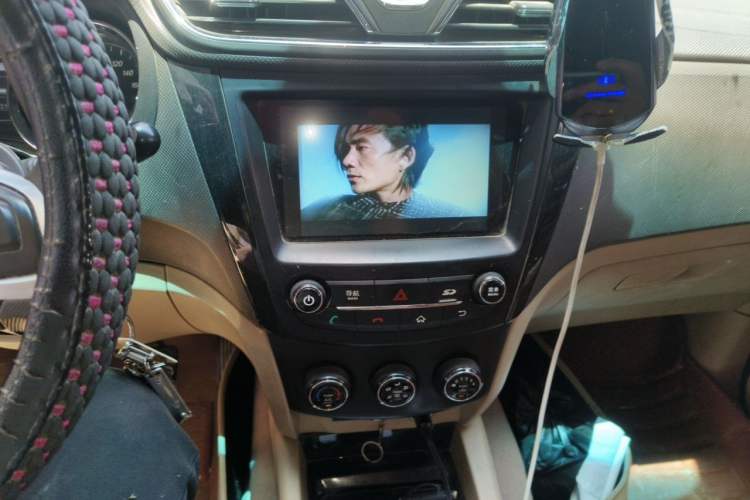 Used Wuling Hongguang 2015 1.5L S1 Luxury National Emission Standard V Audio And AC Panel