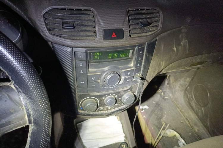 Used Wuling Hongguang 2015 1.2L S Base Model China V Standard Audio And AC Panel