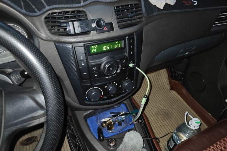 Used Wuling Hongguang 2015 1.5L S Basic Version China V Standard Audio And AC Panel