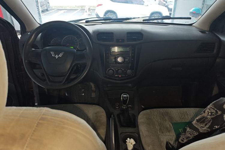 Used Wuling Hongguang 2015 1.2L S Base Model China V Standard Center Console