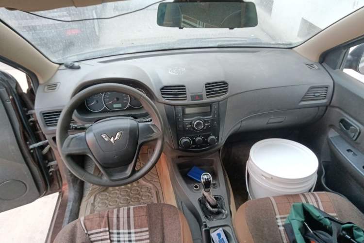 Used Wuling Hongguang 2015 1.5L S Basic Version China V Standard Center Console
