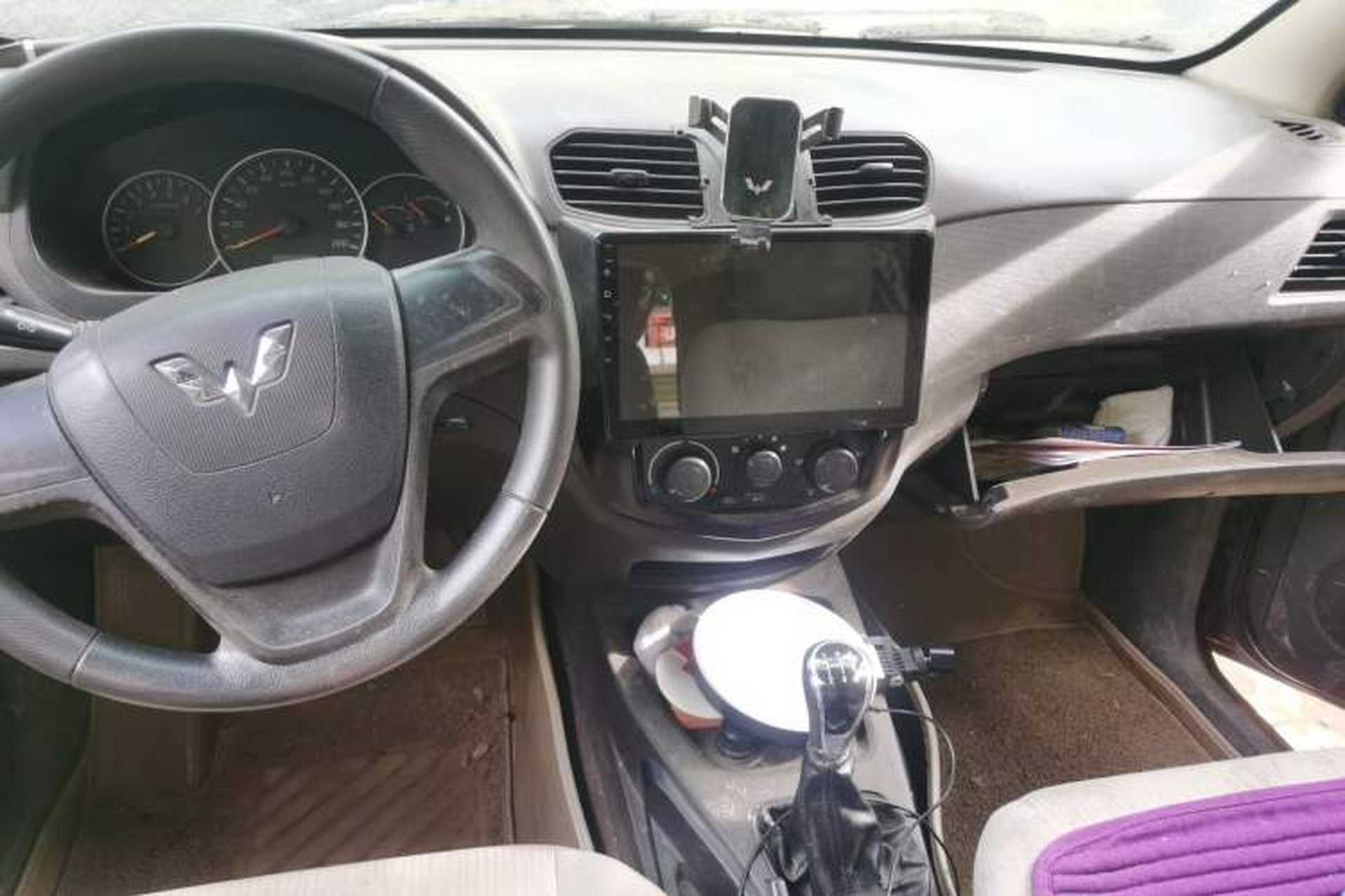 Used Wuling Hongguang 2015 1.5L S Basic Version China V Standard Center Console
