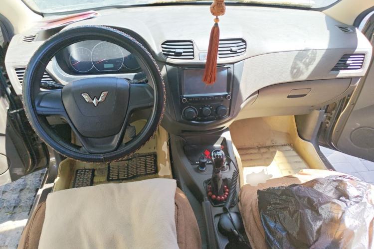 Used Wuling Hongguang 2015 1.5L S Basic Version China V Standard Center Console
