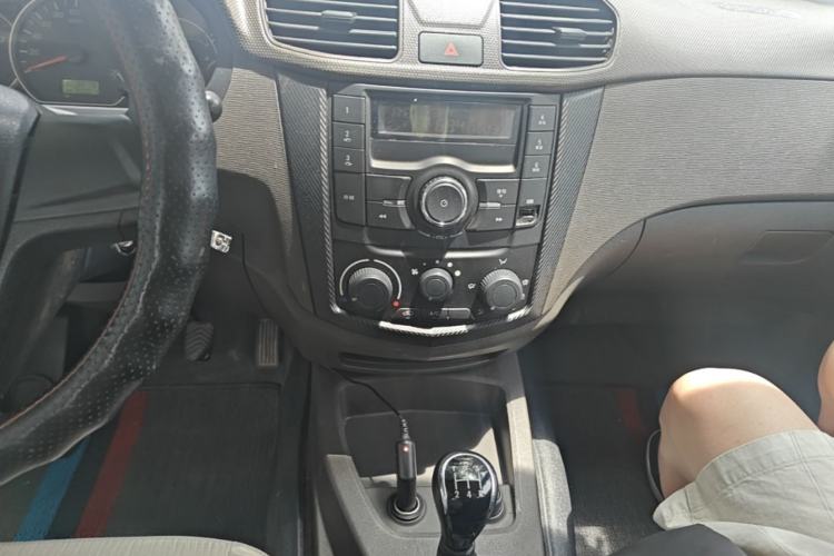 Used Wuling Hongguang 2015 1.2L S Base Model China V Standard Center Console