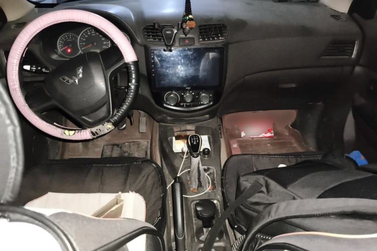 Used Wuling Hongguang 2015 1.5L S Basic Version China V Standard Center Console